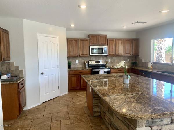 San Tan Valley, AZ 85143,28013 N SANDSTONE Way