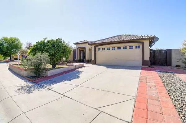 7553 W Denton Lane, Glendale, AZ 85303