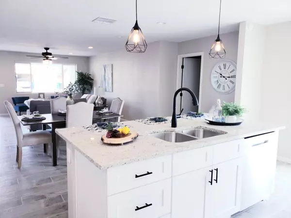 Mesa, AZ 85202,1821 W ONZA Avenue