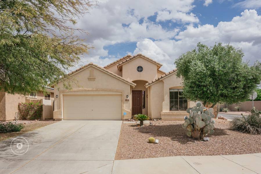 30015 N LITTLE LEAF Drive, San Tan Valley, AZ 85143