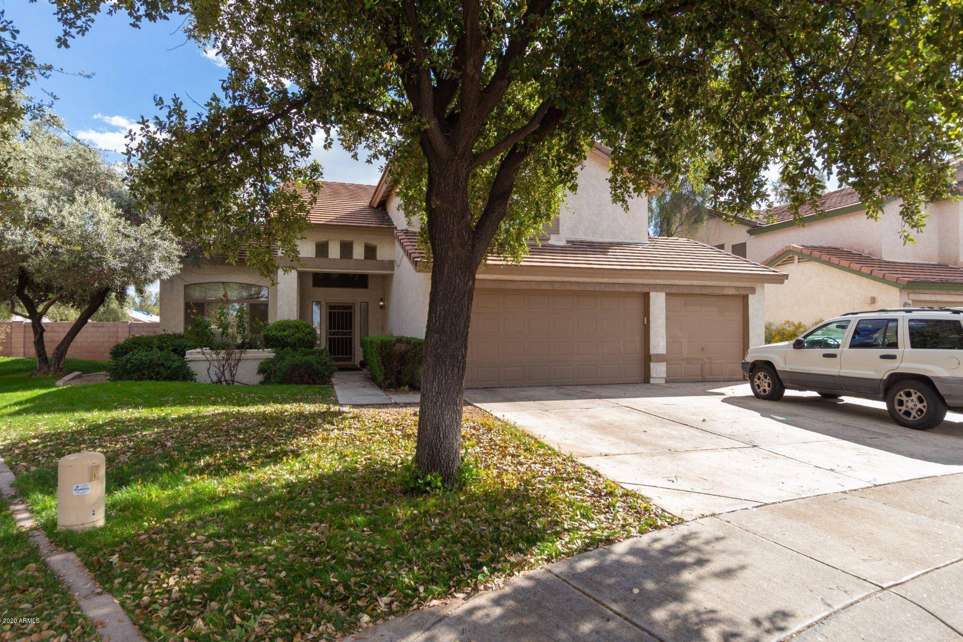10655 W WILLOW Lane, Avondale, AZ 85392