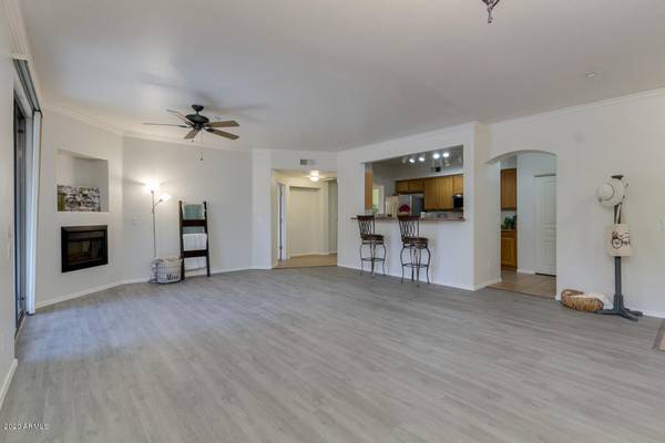 Chandler, AZ 85225,955 E KNOX Road #106