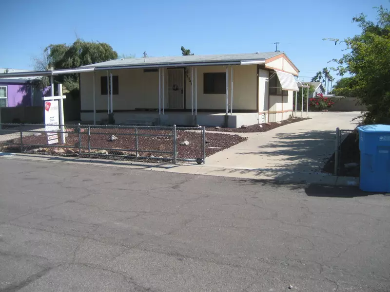 2541 E PIUTE Avenue, Phoenix, AZ 85050