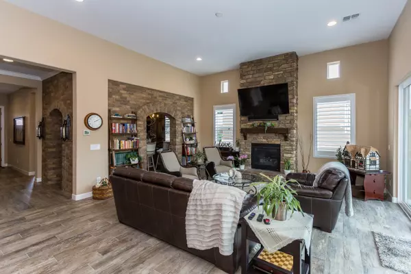 Prescott, AZ 86301,819 ROYAL TULIPS Street