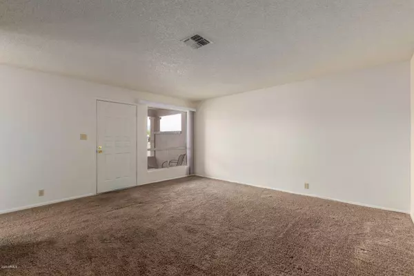 Phoenix, AZ 85027,609 W BLACKHAWK Drive #1