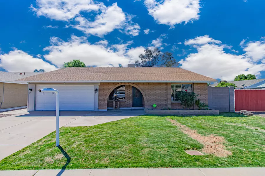 2533 E HOLMES Avenue, Mesa, AZ 85204