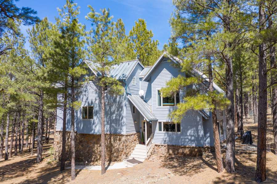 2715 W FOREST HILLS Drive, Flagstaff, AZ 86001