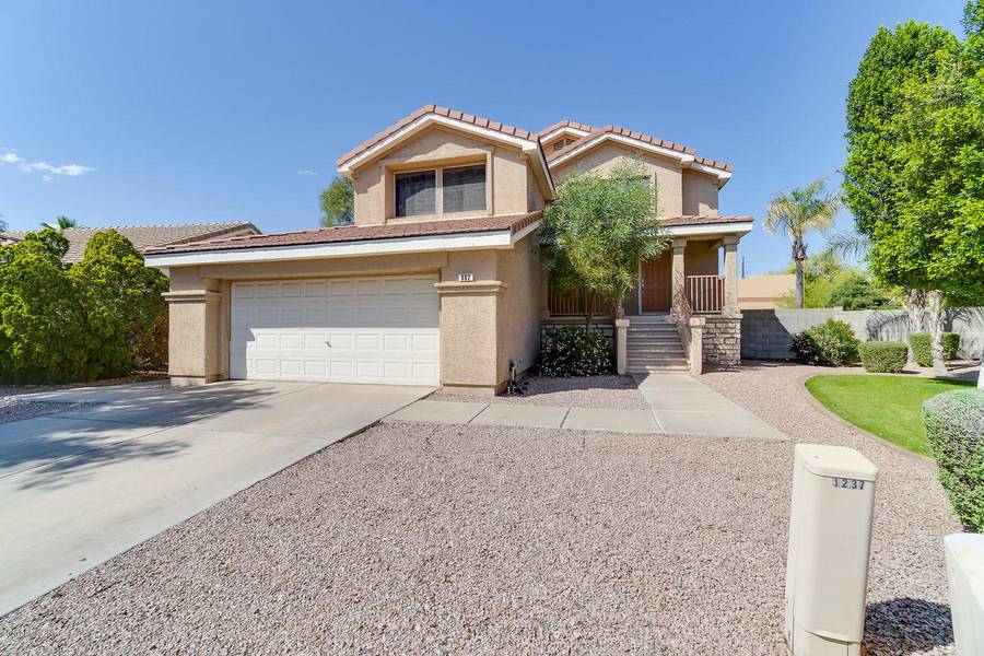 902 W HUDSON Way, Gilbert, AZ 85233