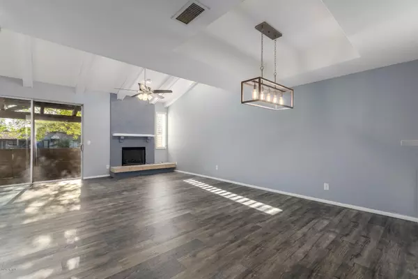 Phoenix, AZ 85028,11621 N 40TH Way