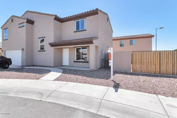 Phoenix, AZ 85033,7427 W WOLF Street