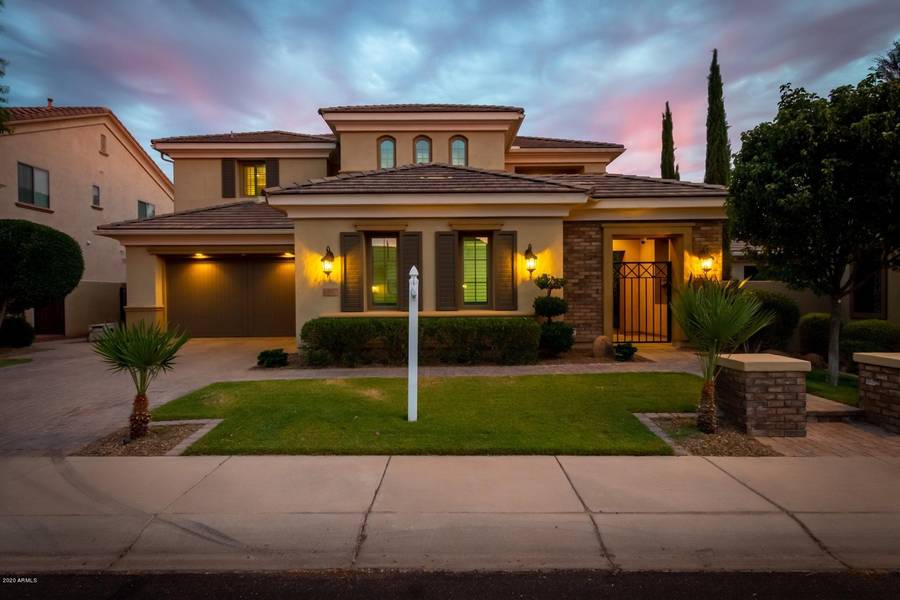 271 W NEW DAWN Drive, Chandler, AZ 85248