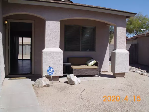 San Tan Valley, AZ 85143,902 E DESERT MOON Trail