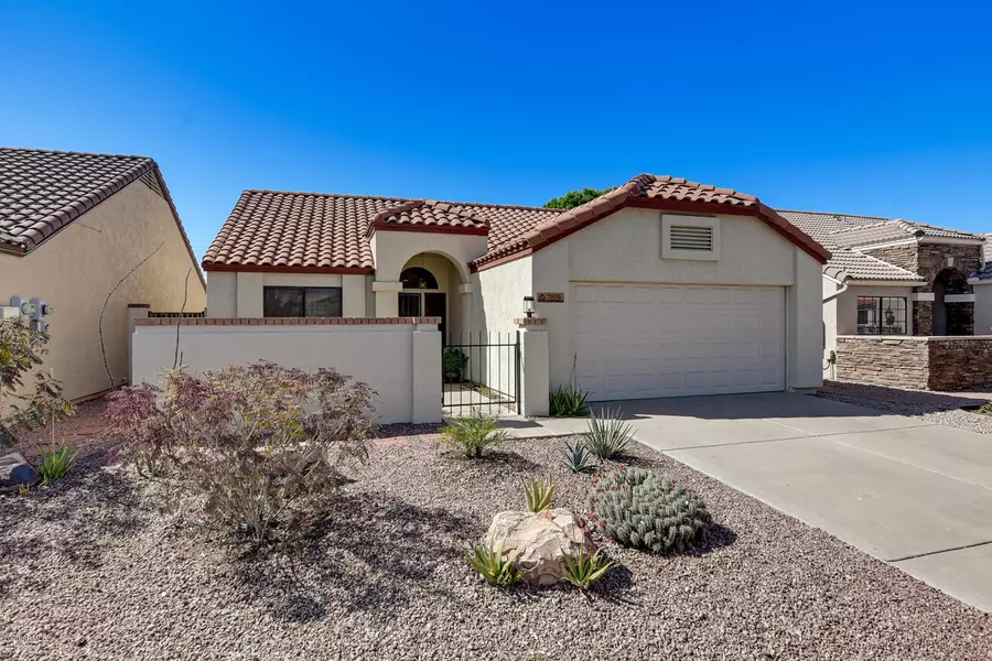 7819 W JULIE Drive, Glendale, AZ 85308