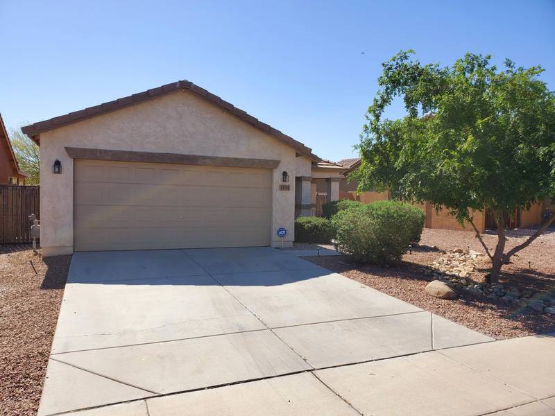 33105 N ROADRUNNER Lane, Queen Creek, AZ 85144