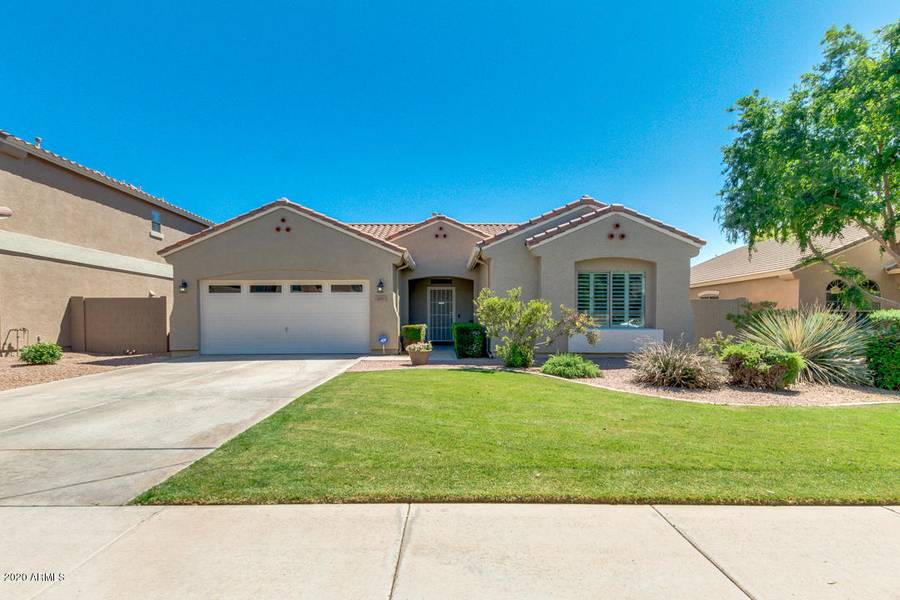 1267 E MACAW Drive, Gilbert, AZ 85297