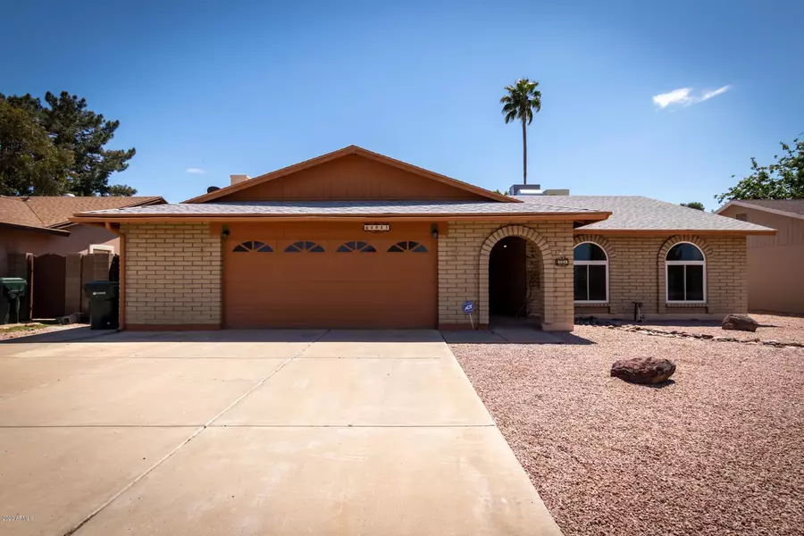 4045 W MERCER Lane, Phoenix, AZ 85029