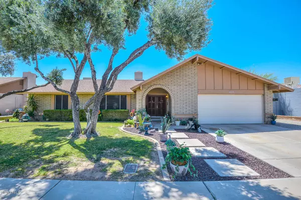 6219 W COLUMBINE Drive, Glendale, AZ 85304