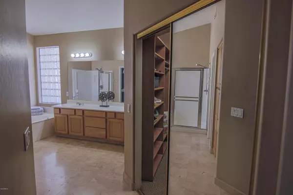 Tempe, AZ 85284,7907 S STEPHANIE Lane