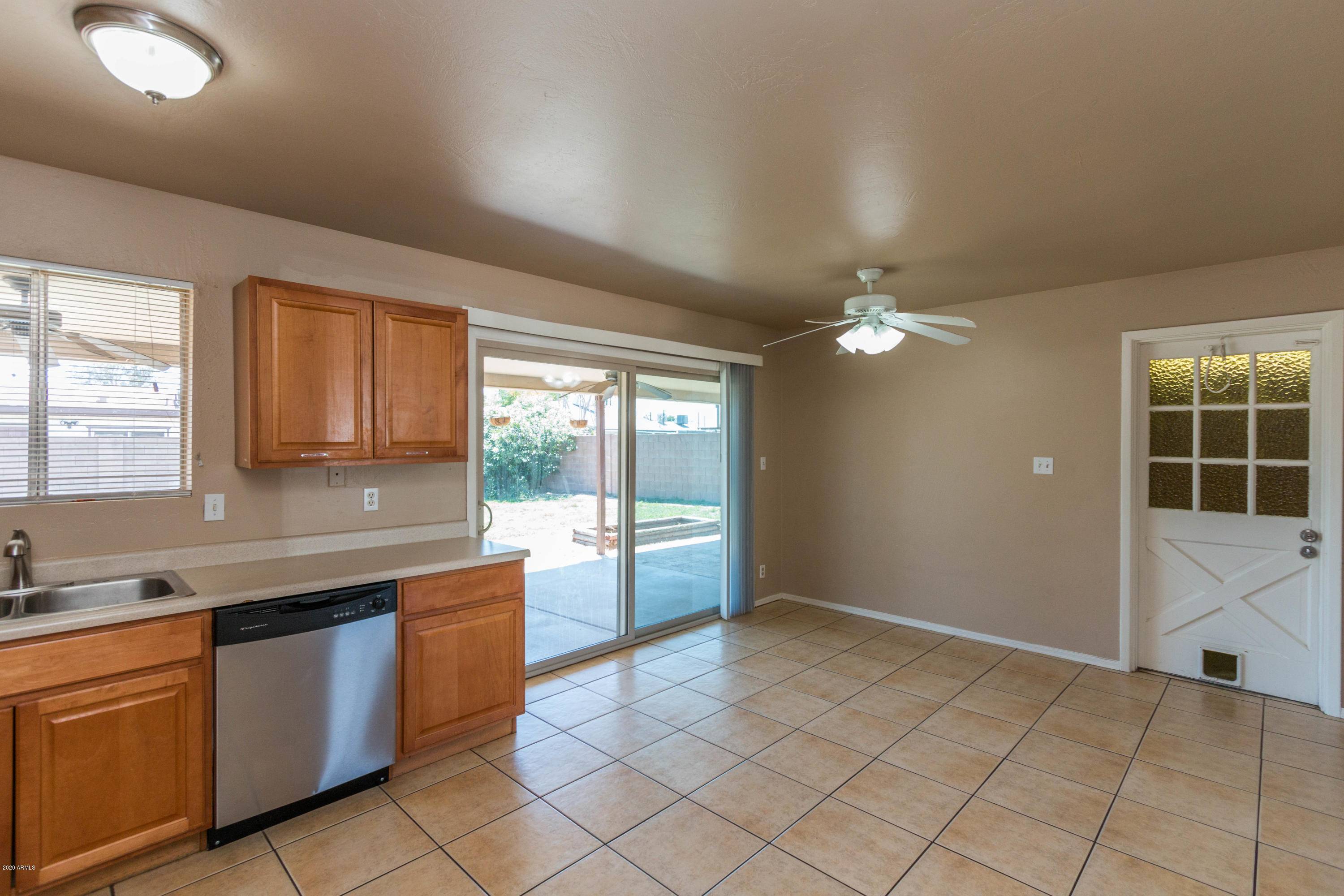 Phoenix, AZ 85023,1519 W SAINT JOHN Road