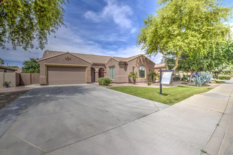 1506 E BIRDLAND Drive, Gilbert, AZ 85297