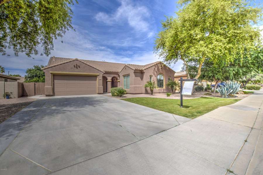 1506 E BIRDLAND Drive, Gilbert, AZ 85297