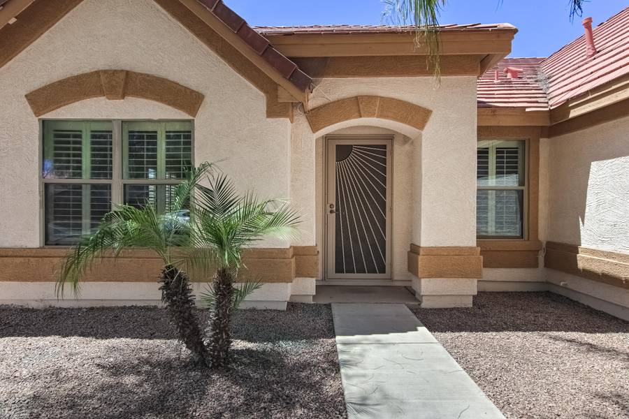 6682 S VERNON Drive, Chandler, AZ 85249