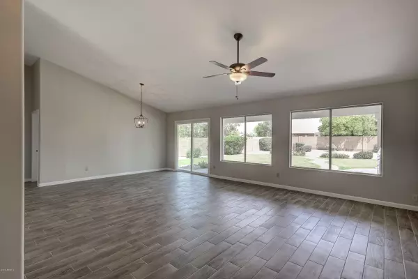 Chandler, AZ 85225,433 N VELERO Street