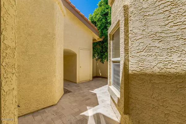 Chandler, AZ 85224,2675 N TAMARISK Street