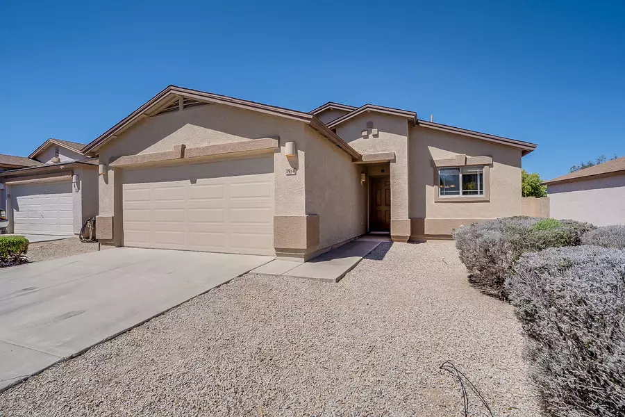 1950 E DUST DEVIL Drive, San Tan Valley, AZ 85143