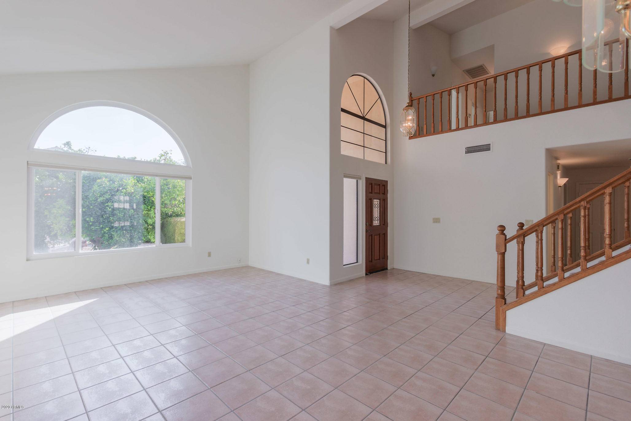 Tempe, AZ 85284,174 W CALLE DE CABALLOS --