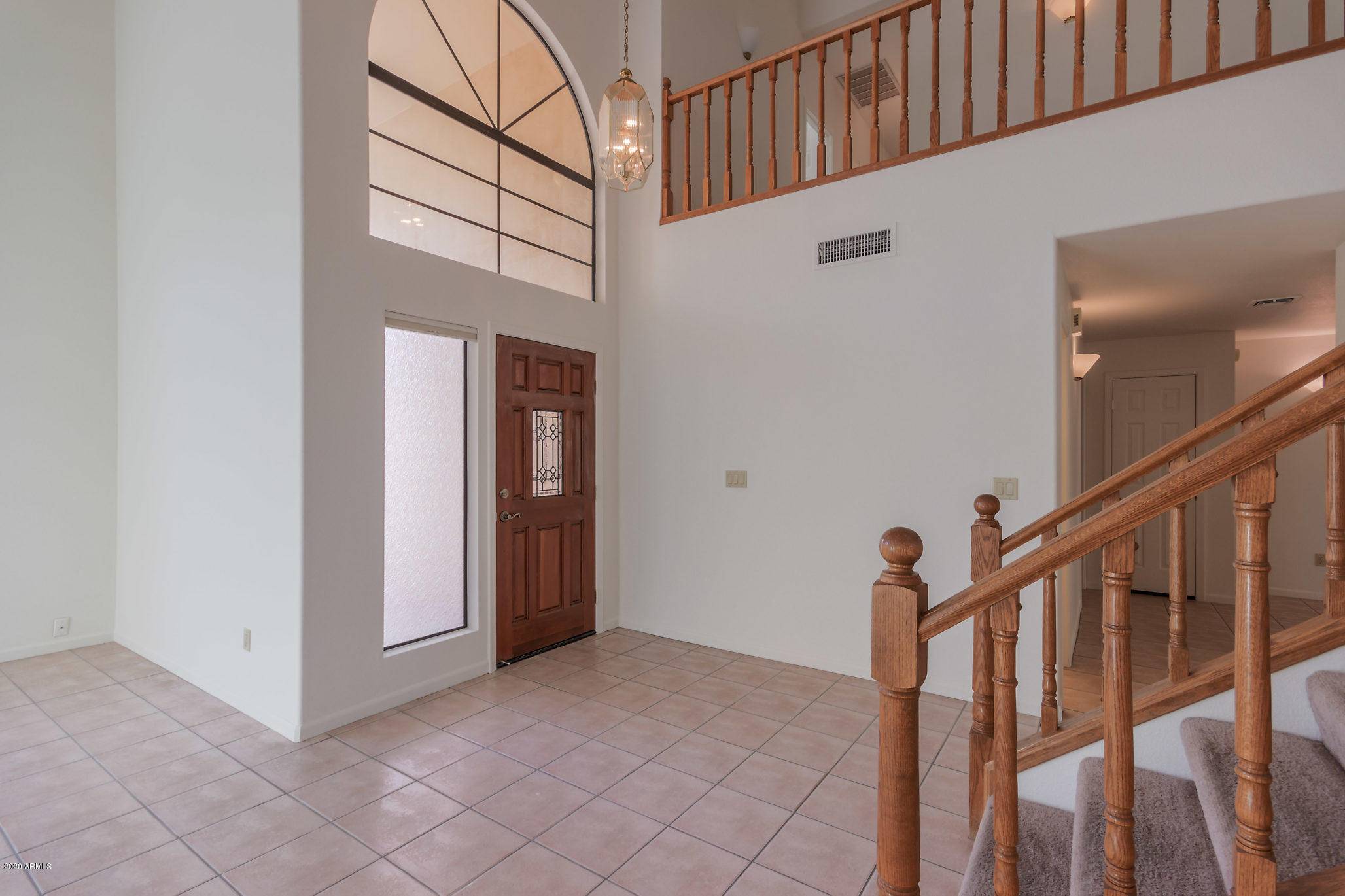Tempe, AZ 85284,174 W CALLE DE CABALLOS --