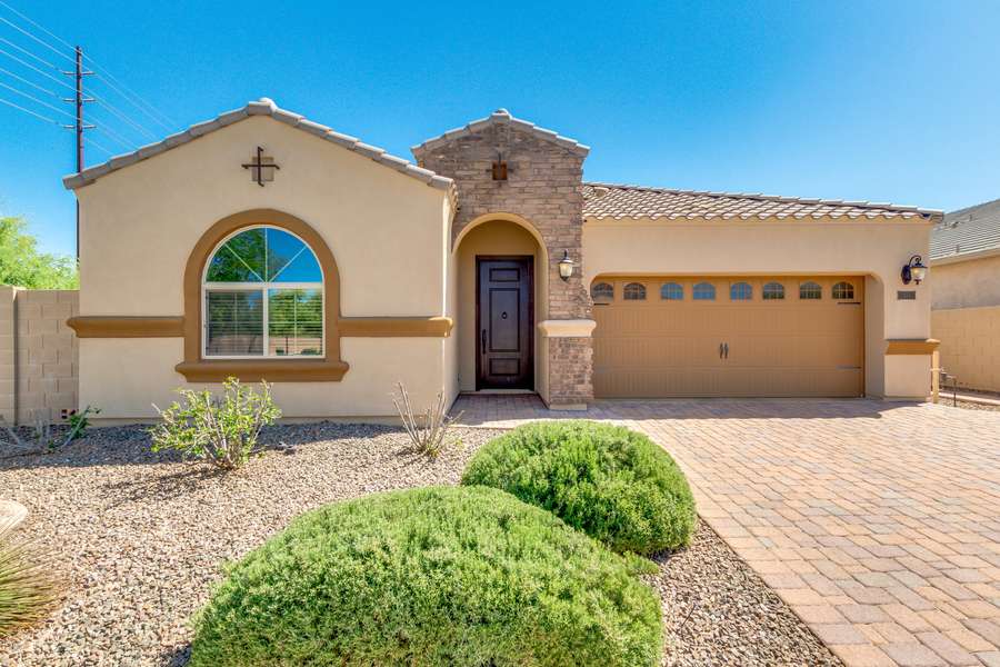 273 E CRESCENT Place, Chandler, AZ 85249