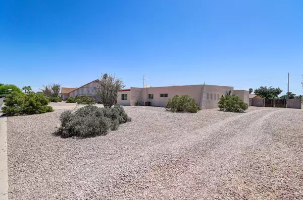 6407 E CLINTON Street, Scottsdale, AZ 85254