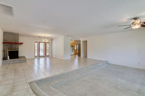 Tempe, AZ 85283,7202 S La Rosa Drive