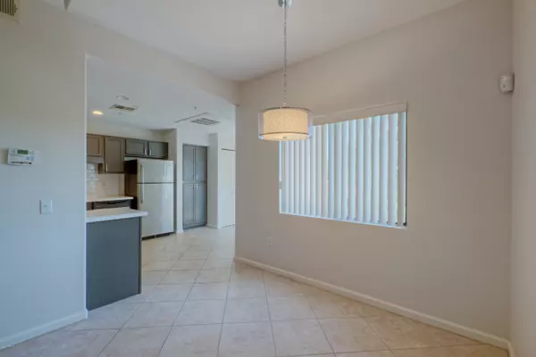 Scottsdale, AZ 85260,15050 N THOMPSON PEAK Parkway #2066