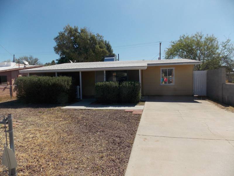 293 S MAIN Drive, Apache Junction, AZ 85120