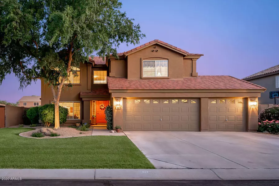 517 E LAKEVIEW Drive, San Tan Valley, AZ 85143