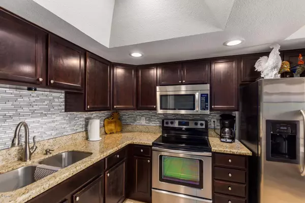 Tempe, AZ 85283,924 E Diamond Drive