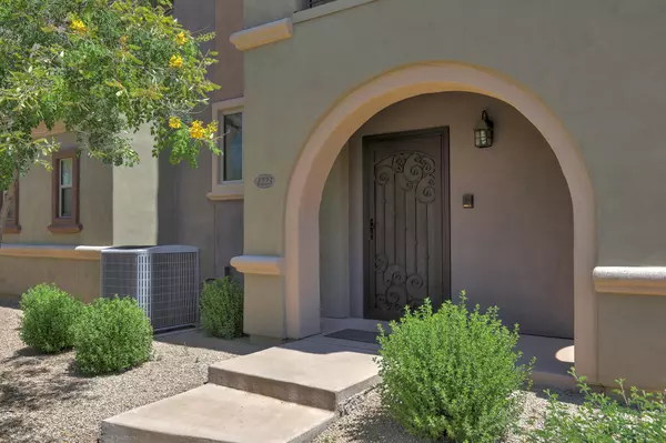 Phoenix, AZ 85050,3935 E ROUGH RIDER Road #1223