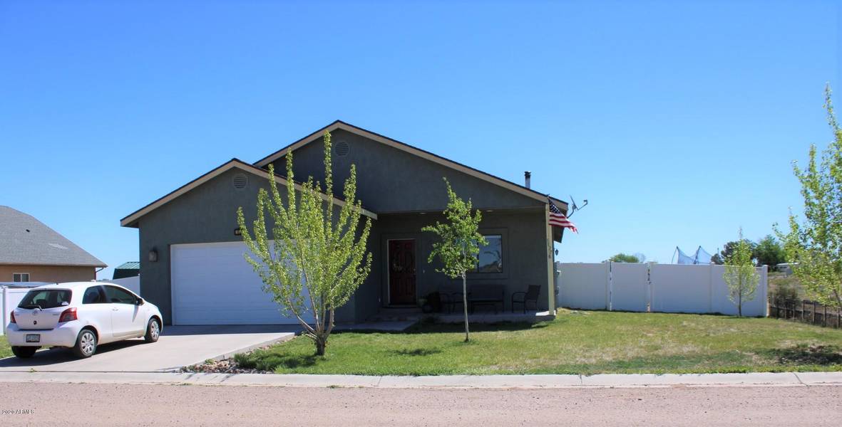 1027 S Sunset Drive, Snowflake, AZ 85937