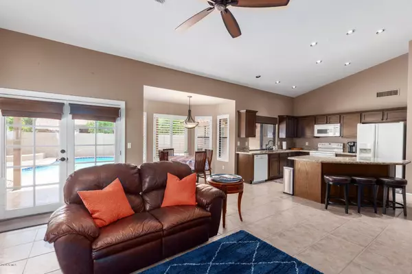 Tempe, AZ 85284,324 W LARONA Lane