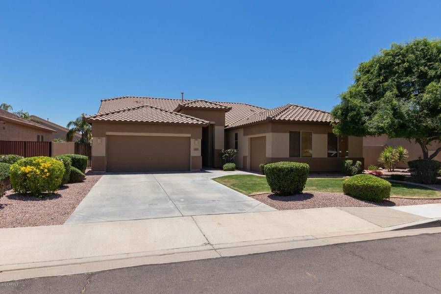 7427 W TETHER Trail, Peoria, AZ 85383