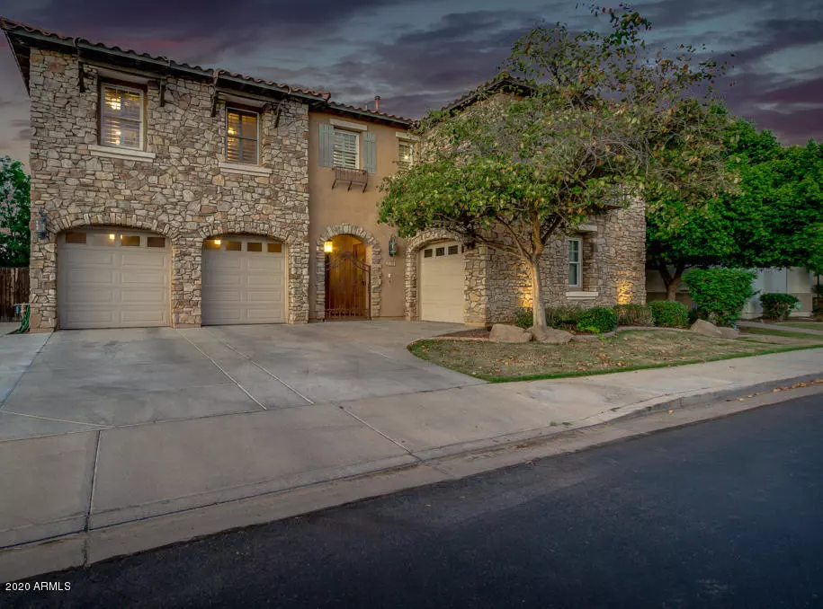 Chandler, AZ 85286,2108 E HACKBERRY Place