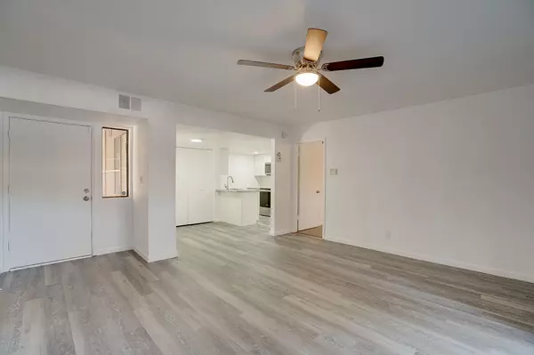 Mesa, AZ 85202,1730 W Emelita Avenue #1008