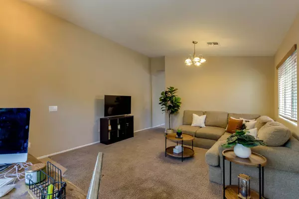 Tolleson, AZ 85353,10220 W WATKINS Street