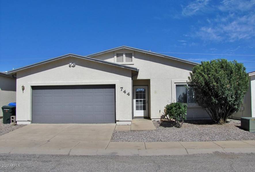 744 FOUR WINDS Circle, Sierra Vista, AZ 85635