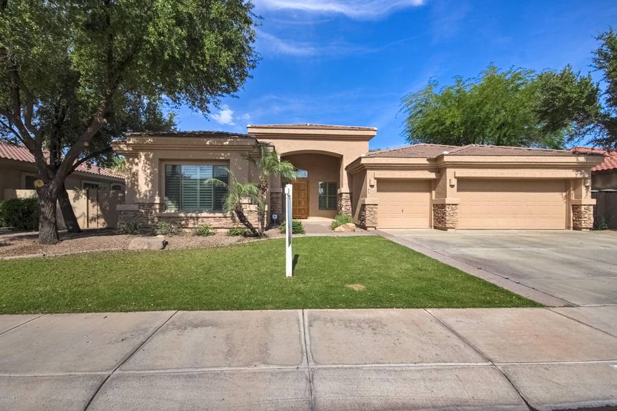 1836 S Sailors Way, Gilbert, AZ 85295