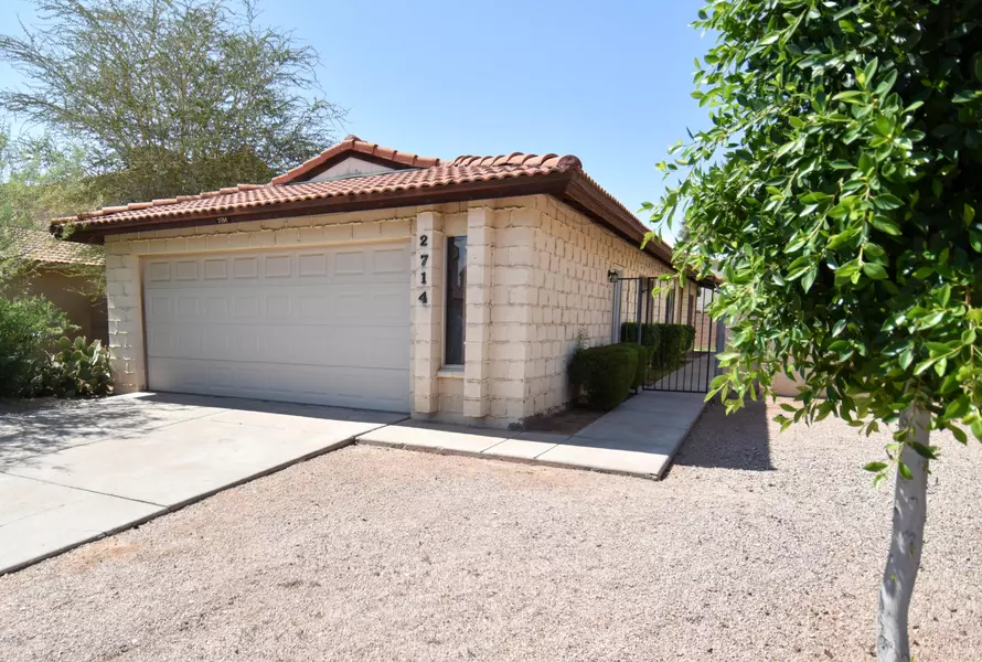 2714 W ESTRELLA Drive, Chandler, AZ 85224