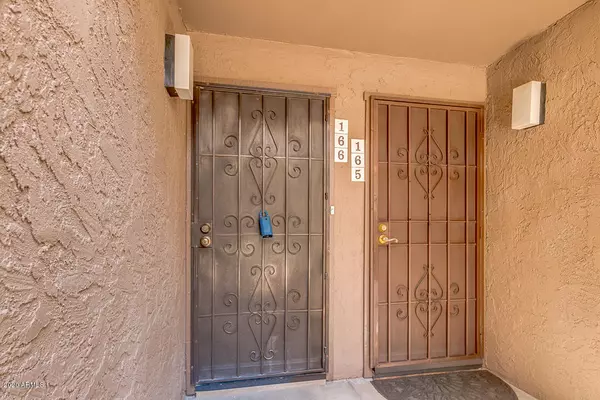 Phoenix, AZ 85032,4554 E PARADISE VILLAGE Parkway #166