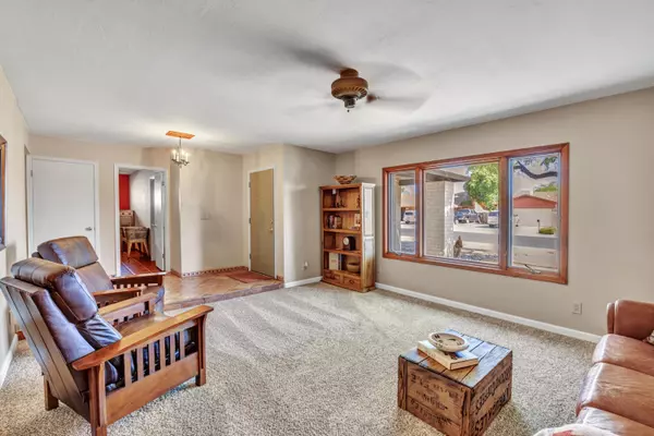 Tempe, AZ 85283,649 W PASEO Way